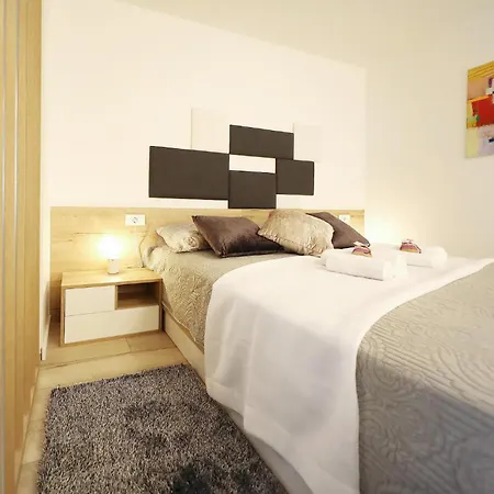 Lovely In With Wifi Appartement Zadar